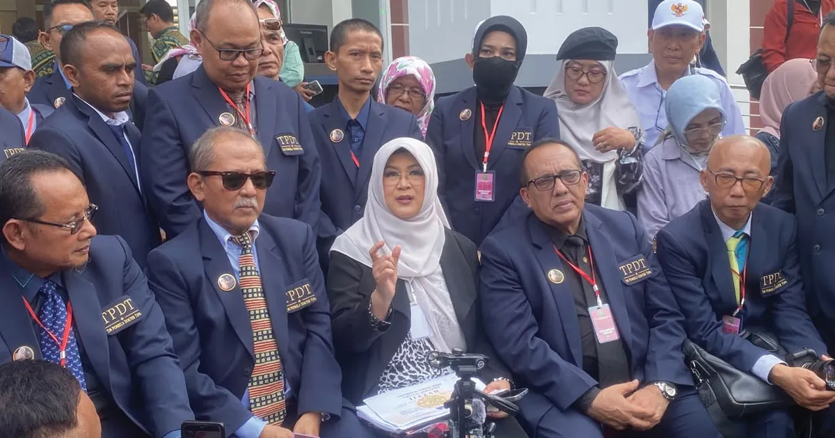 Dokter Tifa Menang di Tahap Eksepsi, Kirim Pesan Keras soal Polemik Ijazah Palsu Jokowi 1 Dokter Tifa Menang di Tahap Eksepsi, Kirim Pesan Keras soal Polemik Ijazah Palsu Jokowi