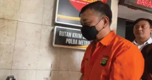 Tak Terima Emas dan Duit Ratusan Miliar Disita, Kuasa Hukum Don Ritto Siapkan Praperadilan 9 Tak Terima Emas dan Duit Ratusan Miliar Disita, Kuasa Hukum Don Ritto Siapkan Praperadilan
