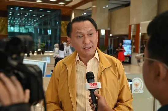 Soroti Dua Faktor Pemicu Antrean BBM, DPR Desak Pertamina Ambil Langkah Tegas 1 Soroti Dua Faktor Pemicu Antrean BBM, DPR Desak Pertamina Ambil Langkah Tegas