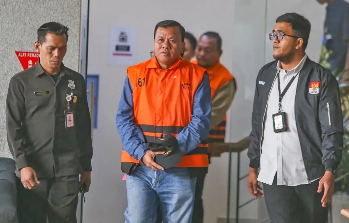 4 Fakta Kasus Suap Bupati Kuansing, Istri Muda Terseret, Land Cruiser Disita 1 4 Fakta Kasus Suap Bupati Kuansing, Istri Muda Terseret, Land Cruiser Disita
