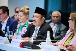 Di Hamburg, Menteri PPN Tegaskan Aksi Iklim Bisa Ciptakan 5,3 Juta Lapangan Kerja Hijau bagi Indonesia 5 Di Hamburg, Menteri PPN Tegaskan Aksi Iklim Bisa Ciptakan 5,3 Juta Lapangan Kerja Hijau bagi Indonesia