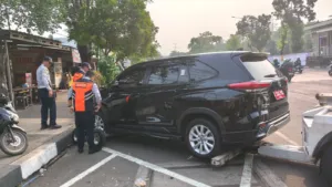 Mobil Dinas Tak Luput dari Razia di Cawang, Ketua Pansus DPRD DKI: ASN Harus Jadi Teladan 2 mobil dinas tak luput dari razia 2