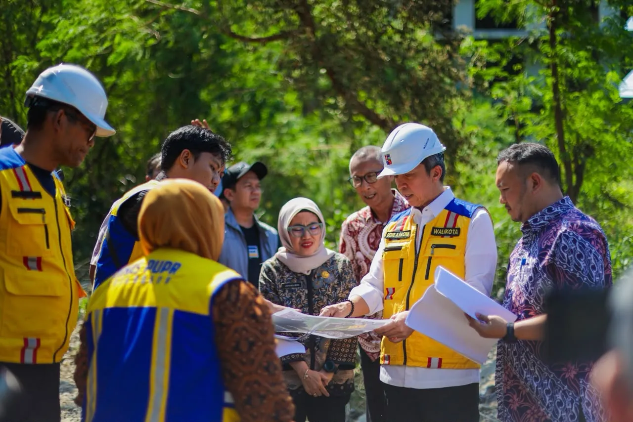 Pemkot Bogor Mulai Buka Akses R2 Sisi Utara, Ditargetkan Jadi Jalur Alternatif Pengurai Kemacetan 1 Pemkot Bogor Mulai Buka Akses R2 Sisi Utara, Ditargetkan Jadi Jalur Alternatif Pengurai Kemacetan