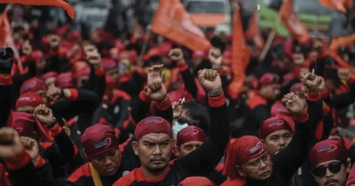 Kapolri: Desk Ketenagakerjaan Polri Selamatkan 4.216 Buruh Terdampak PHK 1 Kapolri: Desk Ketenagakerjaan Polri Selamatkan 4.216 Buruh Terdampak PHK