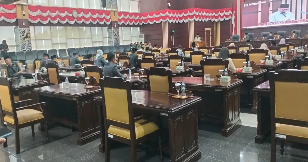 Tok! DPRD Kota Bogor Sahkan Tiga Perda, Fraksi PDIP Pilih Abstain 1 Tok! DPRD Kota Bogor Sahkan Tiga Perda, Fraksi PDIP Pilih Abstain