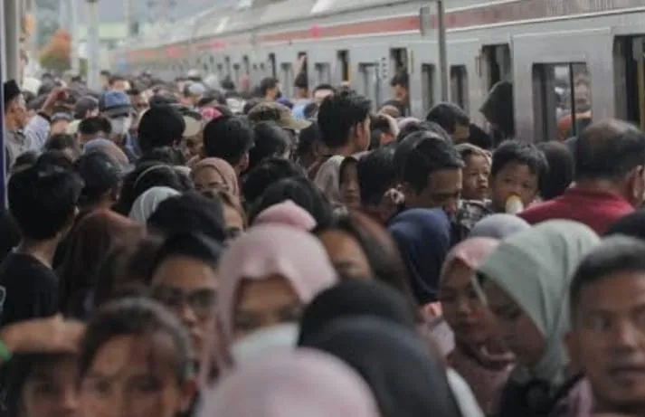 Layani 18,4 Juta Penumpang, Stasiun Bogor Bersiap Operasikan KRL SF12 1 Layani 18,4 Juta Penumpang, Stasiun Bogor Bersiap Operasikan KRL SF12