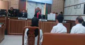 Tiga Petinggi PT Dana Syariah Indonesia Disidangkan, Jaksa Ungkap Dugaan Proyek Fiktif Rp1,38 Triliun 2 Tiga Petinggi PT Dana Syariah Indonesia Disidangkan, Jaksa Ungkap Dugaan Proyek Fiktif Rp1,38 Triliun