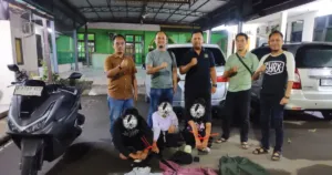 Ini Tampang Trio Pembobol Mobil Viral yang Gasak Tas Berisi Rp35 Juta di Serang Baru Bekasi 7 Ini Tampang Trio Pembobol Mobil Viral yang Gasak Tas Berisi Rp35 Juta di Serang Baru Bekasi