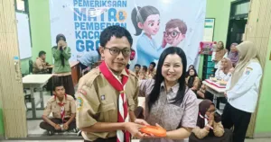 Wahana Artha Group Donasikan Kacamata Gratis untuk 100 Siswa SLBN 3 Jakarta, Tingkatkan Kualitas Belajar