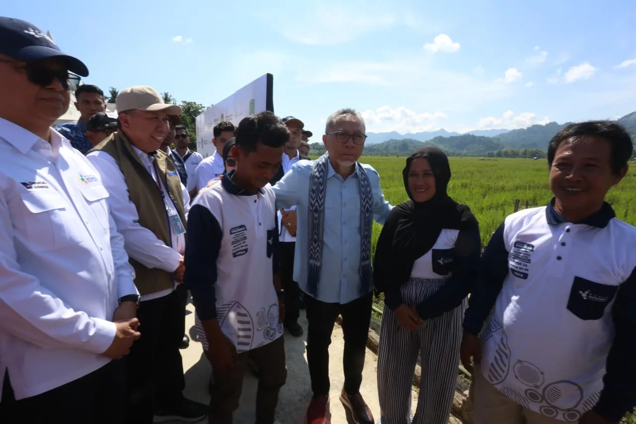 Zulhas Pastikan Pupuk Subsidi Aman, Distribusi Dipercepat Jelang Musim Tanam 1 Zulhas Pastikan Pupuk Subsidi Aman, Distribusi Dipercepat Jelang Musim Tanam