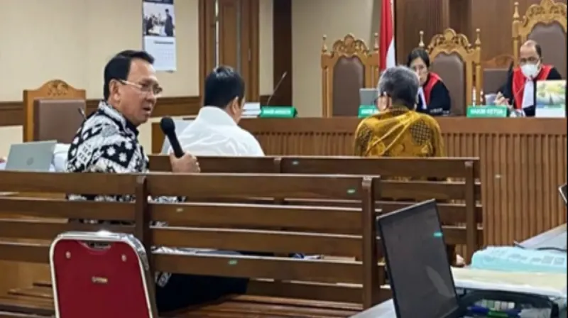 Ahok memberikan kesaksian di ruang sidang Pengadilan Tipikor Jakarta Pusat terkait kasus dugaan korupsi pengadaan LNG Pertamina.