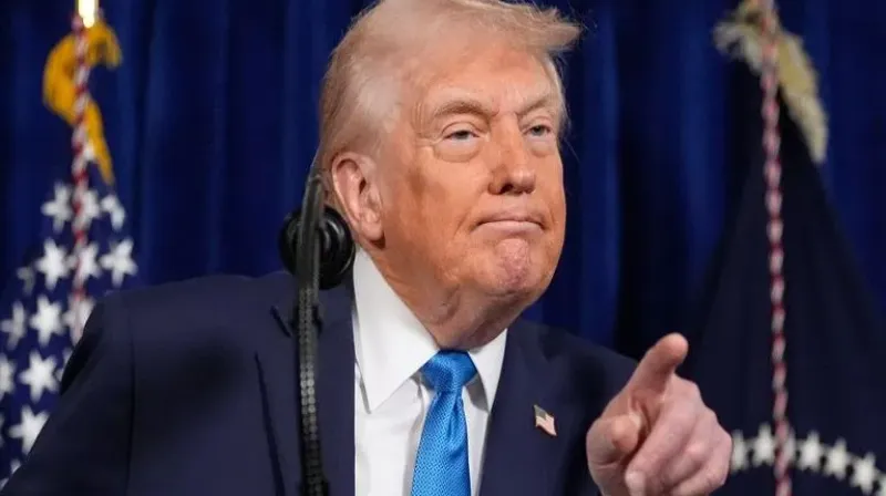 Presiden AS Donald Trump menyampaikan pernyataan soal Venezuela dalam konferensi pers di Mar-a-Lago, Florida.