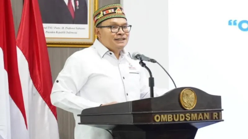 Anggota Ombudsman RI Robert Na Endi Jaweng menyampaikan pernyataan kepada media terkait pengawasan pembayaran Tunjangan Hari Raya 2026.