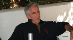 Jeffrey Epstein, pemodal AS yang divonis dalam kasus kejahatan seksual, setelah berkas perkaranya dibuka kembali oleh Departemen Kehakiman AS pada Jumat waktu setempat.