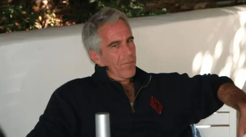 Jeffrey Epstein, pemodal AS yang divonis dalam kasus kejahatan seksual, setelah berkas perkaranya dibuka kembali oleh Departemen Kehakiman AS pada Jumat waktu setempat.