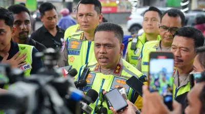 Kakorlantas Polri Irjen Pol Agus Suryonugroho menjelaskan evaluasi Operasi Ketupat dan kondisi arus balik Lebaran di Tol Trans Jawa.