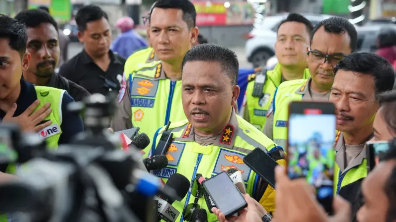 Kakorlantas Polri Irjen Pol Agus Suryonugroho menjelaskan evaluasi Operasi Ketupat dan kondisi arus balik Lebaran di Tol Trans Jawa.