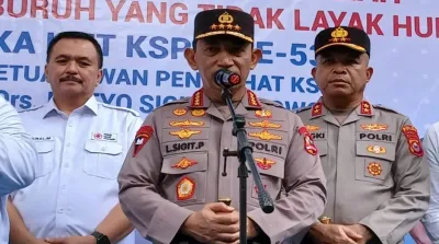 Kapolri Listyo Sigit Prabowo berbicara kepada media terkait kasus penganiayaan pelajar di Tual, Maluku, Februari 2026.