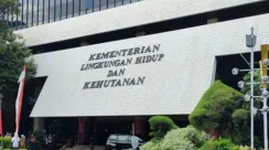 Tampak Gedung Kantor Kementerian Kehutanan Republik Indonesia di Jakarta sebagai pusat administrasi kebijakan sektor kehutanan.
