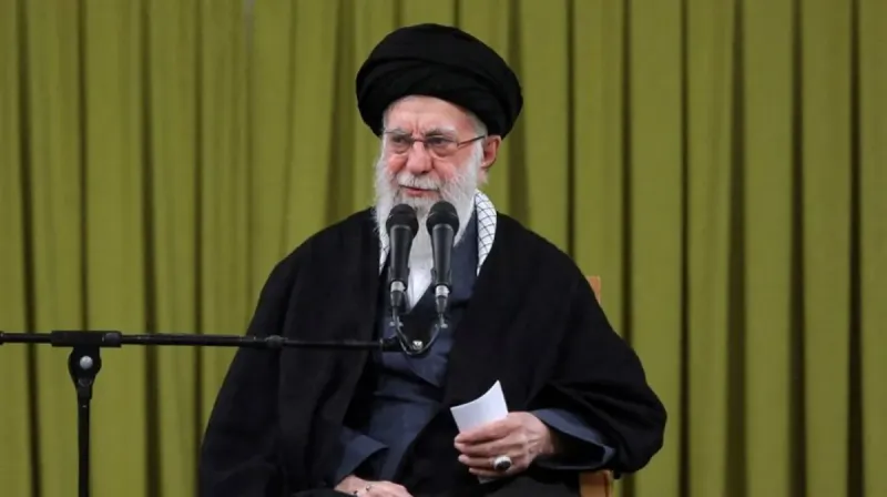 Ayatollah Ali Khamenei saat diumumkan sebagai Pemimpin Tertinggi Iran pada 1989.