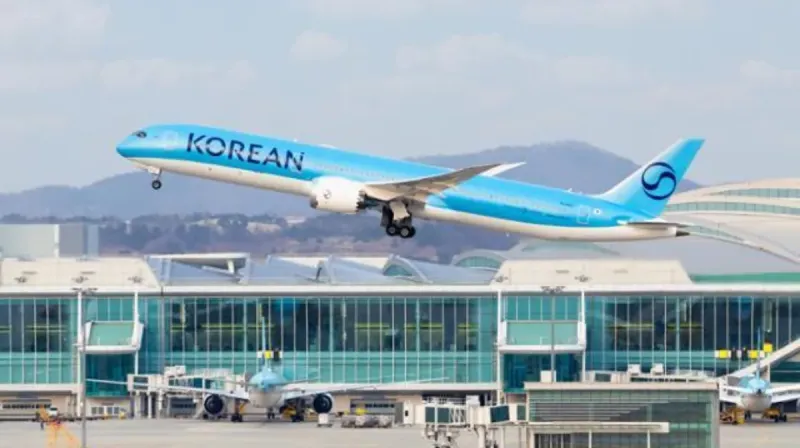 Pesawat Korean Air di Bandara Incheon Korea Selatan saat industri penerbangan menghadapi kenaikan biaya bahan bakar akibat lonjakan harga minyak global.