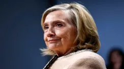 Hillary Clinton berbicara di depan House Oversight Committee saat memberikan kesaksian mengenai kasus Jeffrey Epstein.