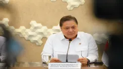 Menko Perekonomian Airlangga Hartarto menjelaskan kenaikan harga avtur dan dampaknya terhadap harga tiket pesawat.