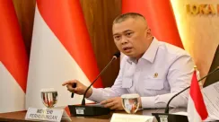 Menteri Perhubungan Dudy Purwagandhi menjelaskan kebijakan fuel surcharge akibat kenaikan harga avtur di Jakarta.