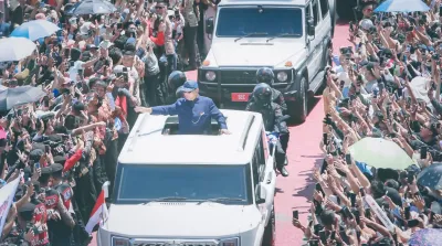 Mobil Dinas