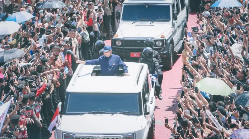 Mobil Dinas