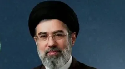 Potret Mojtaba Khamenei, pemimpin tertinggi baru Iran yang menggantikan ayahnya Ali Khamenei pada 2026.