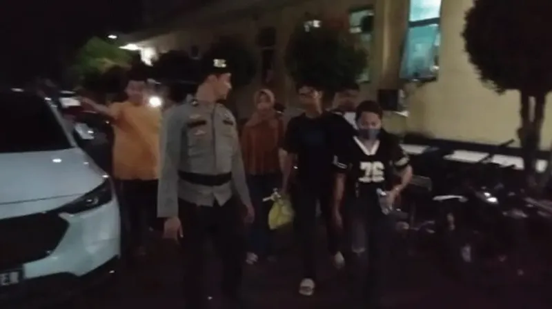 POLISI