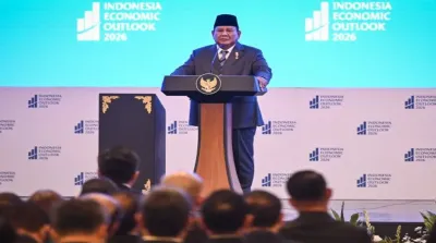 Presiden Prabowo Subianto menyampaikan strategi nasional pengelolaan sampah berbasis teknologi mikro dalam forum Indonesia Economy Outlook 2026 di Jakarta.
