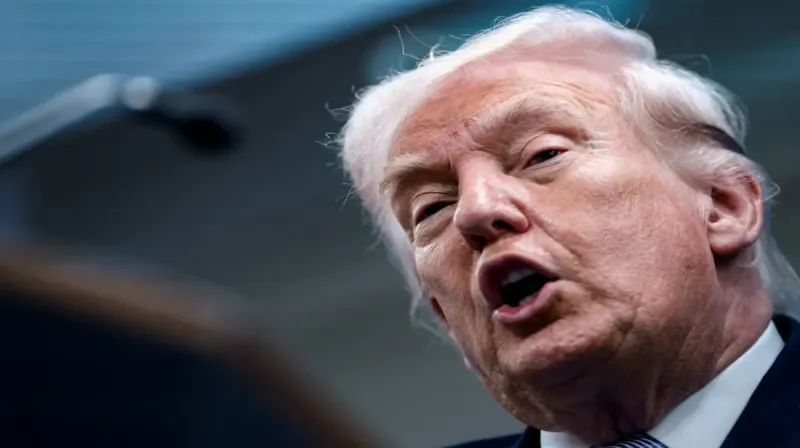 Presiden Amerika Serikat Donald Trump berbicara kepada wartawan terkait ketegangan dengan Iran di Gedung Putih, Washington.