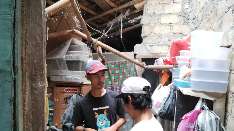 Rumah Ambruk
