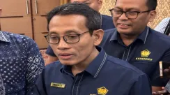 Direktur Utama Lembaga Pengelola Dana Pendidikan (LPDP) Sudarto memberikan pernyataan kepada media mengenai polemik brain drain dan sanksi bagi alumni beasiswa yang tidak memenuhi kewajiban pengabdian.
