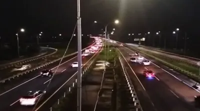 Kendaraan padat melintasi Tol Cipali saat arus mudik Lebaran 2026 menuju Cirebon.