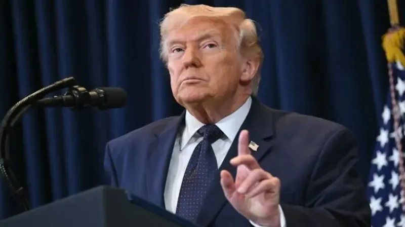 Presiden Amerika Serikat Donald Trump memberikan pernyataan terkait ancaman Iran di Selat Hormuz dalam konferensi pers di Miami.