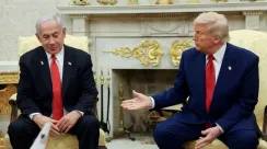 Donald Trump bertemu Benjamin Netanyahu membahas kemungkinan dukungan AS terhadap serangan Israel ke fasilitas rudal Iran.