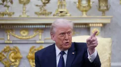 Presiden Amerika Serikat Donald Trump berbicara di Gedung Putih mengenai serangan terhadap Iran dan klaim penghancuran militer Iran dalam konflik Timur Tengah 2026.