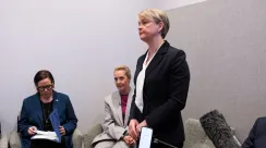 Yulia Navalnaya mengumumkan hasil penyelidikan Barat di Munich: suaminya Alexei Navalny dibunuh dengan racun katak epibatidine yang dikaitkan dengan Kremlin.