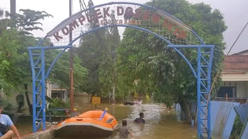 banjir-komplek-ikip-bekasi