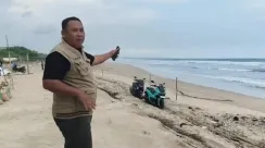 dprd pantai lebak