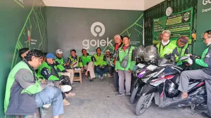 gojek grab mangkal