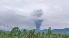 gunung erupsi