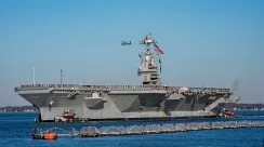 USS Gerald R. Ford berlayar di Samudra Atlantik dalam perjalanan menuju Timur Tengah untuk misi penguatan militer Amerika Serikat menghadapi Iran.