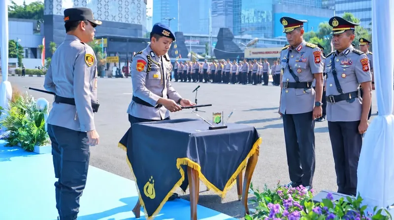 kapolda metro jaya lantik perwira baru