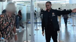 petugas-imigrasi