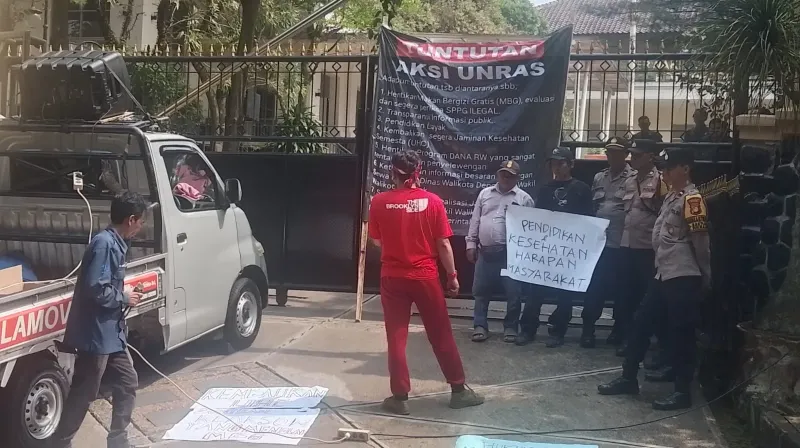 relawan info depok seruan tolak mbg