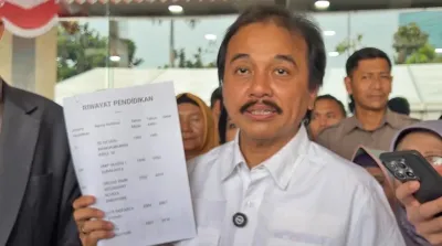 roy suryo (2)